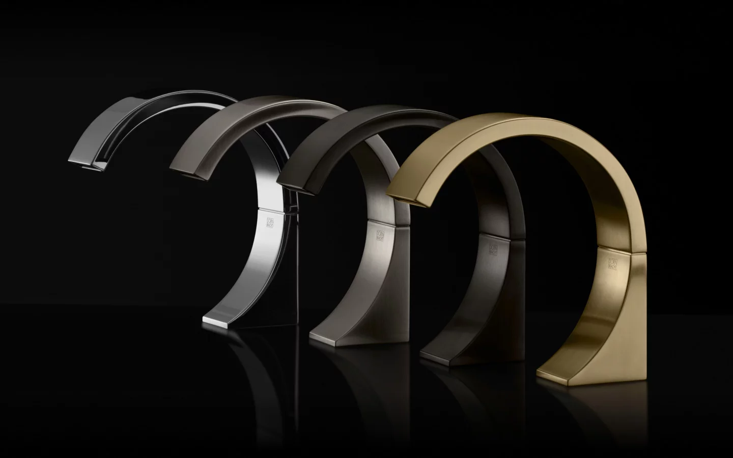 Dornbracht Cyo csaptelepek fényes és szálcsiszolt Durabrass kivitelben, valamint elegáns matt Dark Platinum árnyalatban